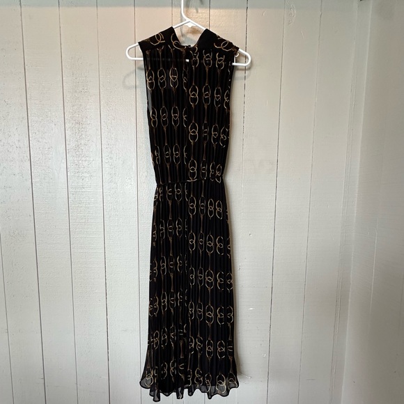 Banana Republic Black Pleated Sheath Dress w/Horsebit Design Small NWT - Picture 12 of 16